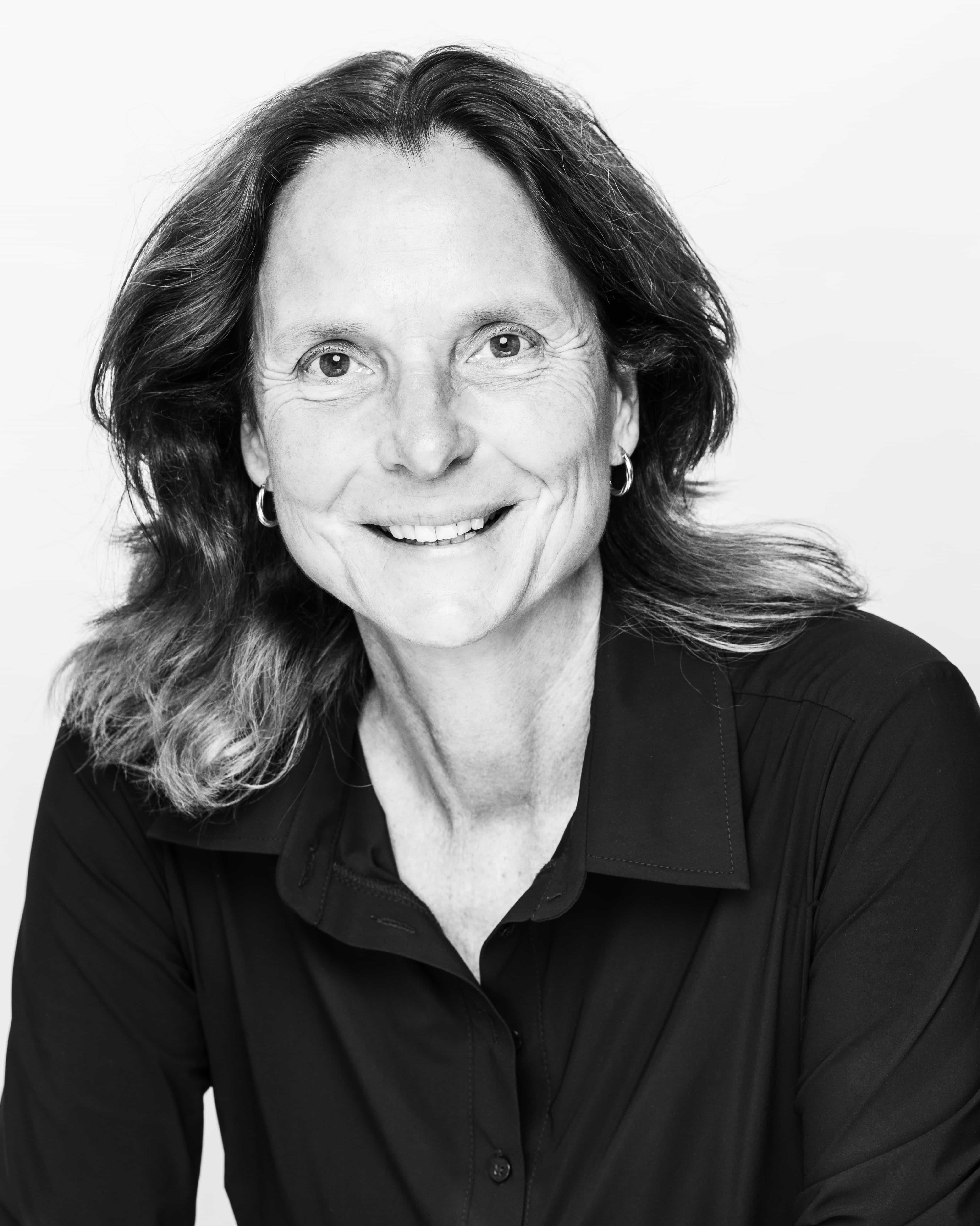 Headshot of Carla Smits-Nusteling, Founder of PeakPersonality.