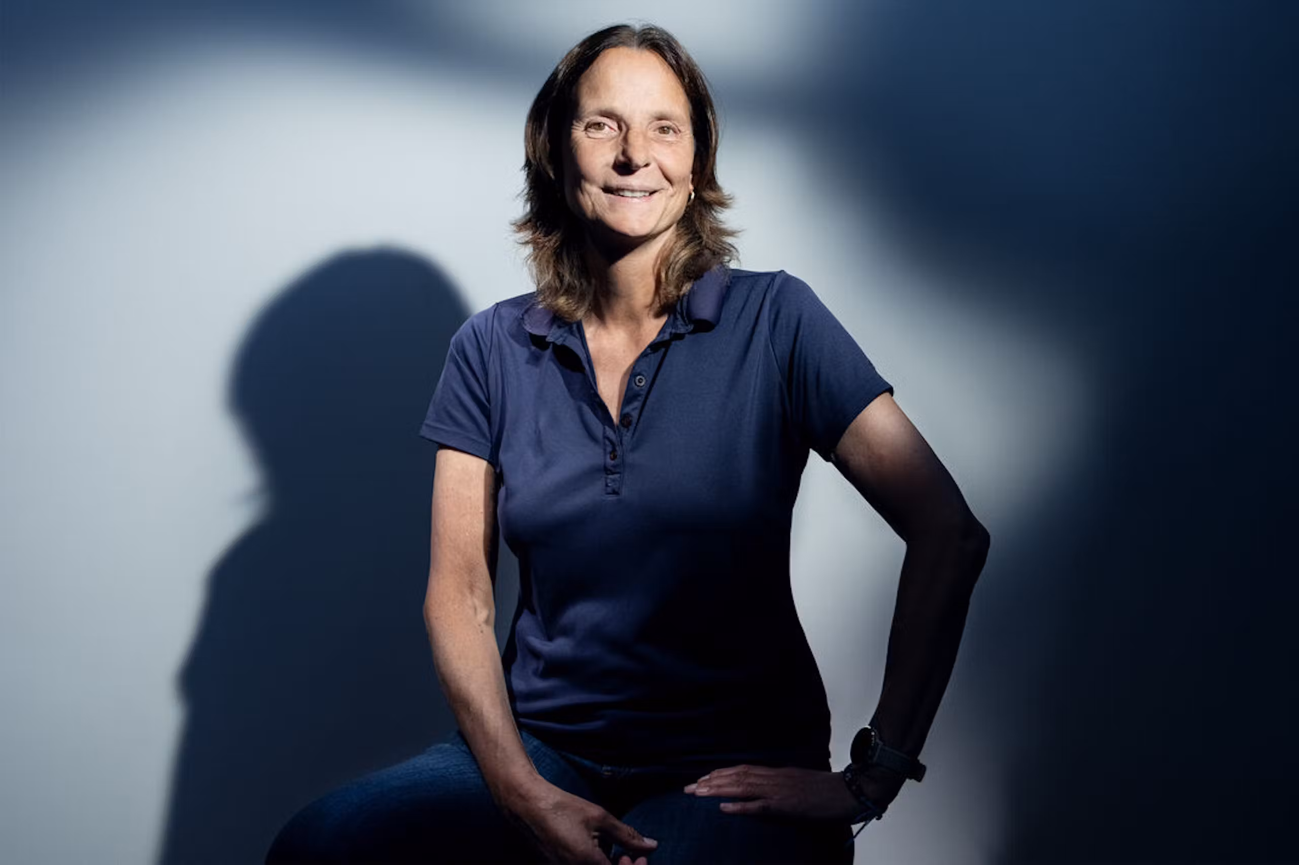 Feature image of Carla Smits-Nusteling in Het Financieele Dagblad for an interview on character in sports.